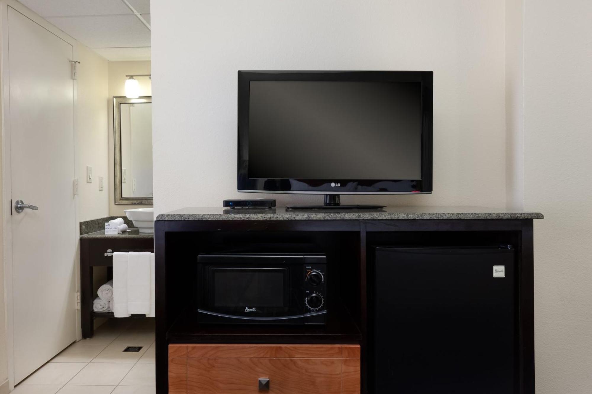 Holiday Inn Express & Suites - Atlanta Downtown By Ihg Exterior photo