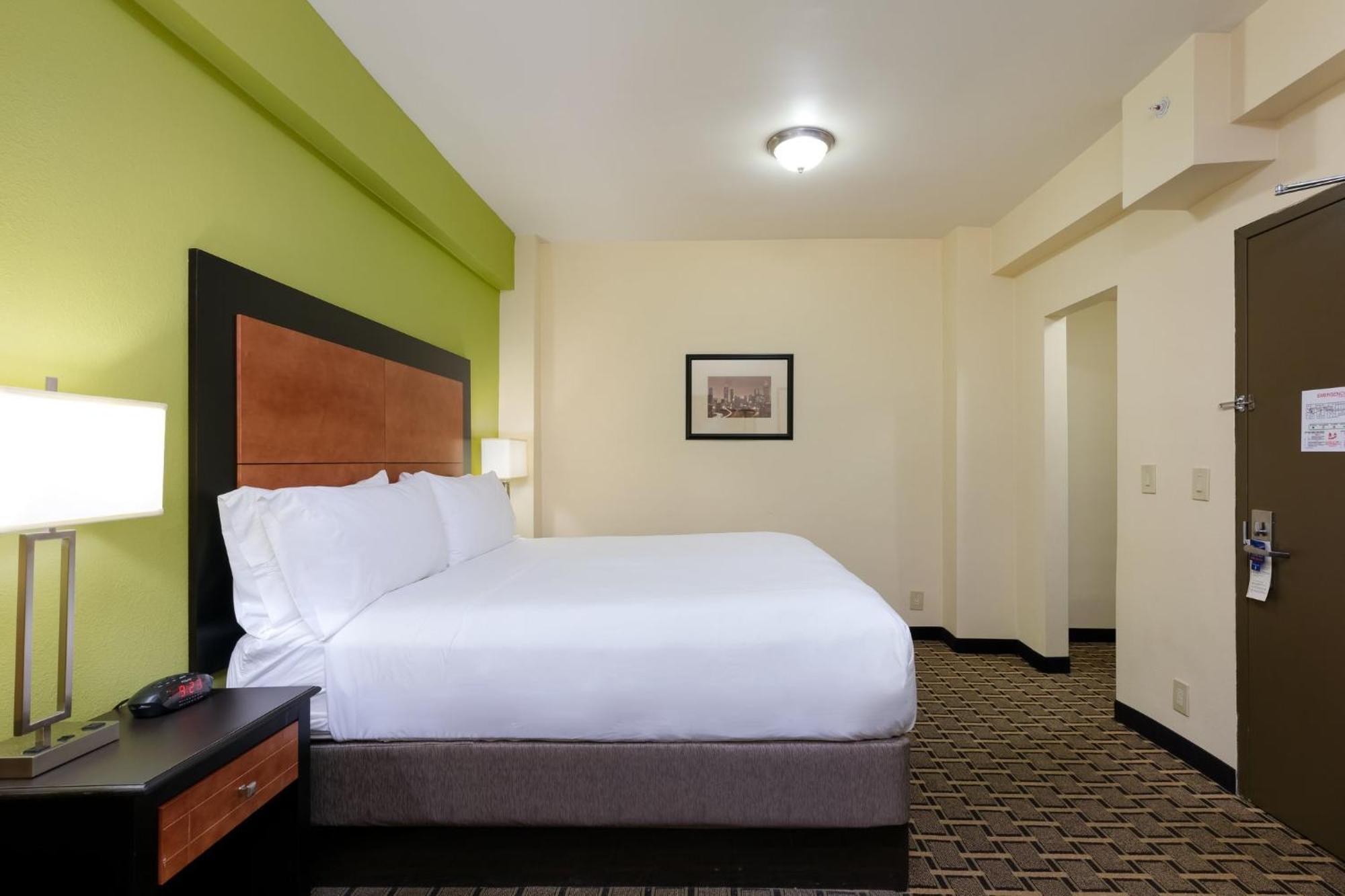 Holiday Inn Express & Suites - Atlanta Downtown By Ihg Exterior photo